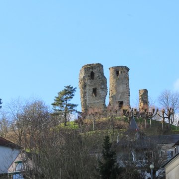Tour Anne-de-Bretagne à Montfort-lAmaury