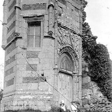 Tour Anne-de-Bretagne à Montfort-lAmaury