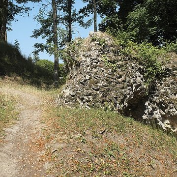 Tour Anne-de-Bretagne à Montfort-lAmaury