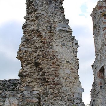 Tour Anne-de-Bretagne à Montfort-lAmaury