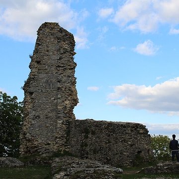 Tour Anne-de-Bretagne à Montfort-lAmaury