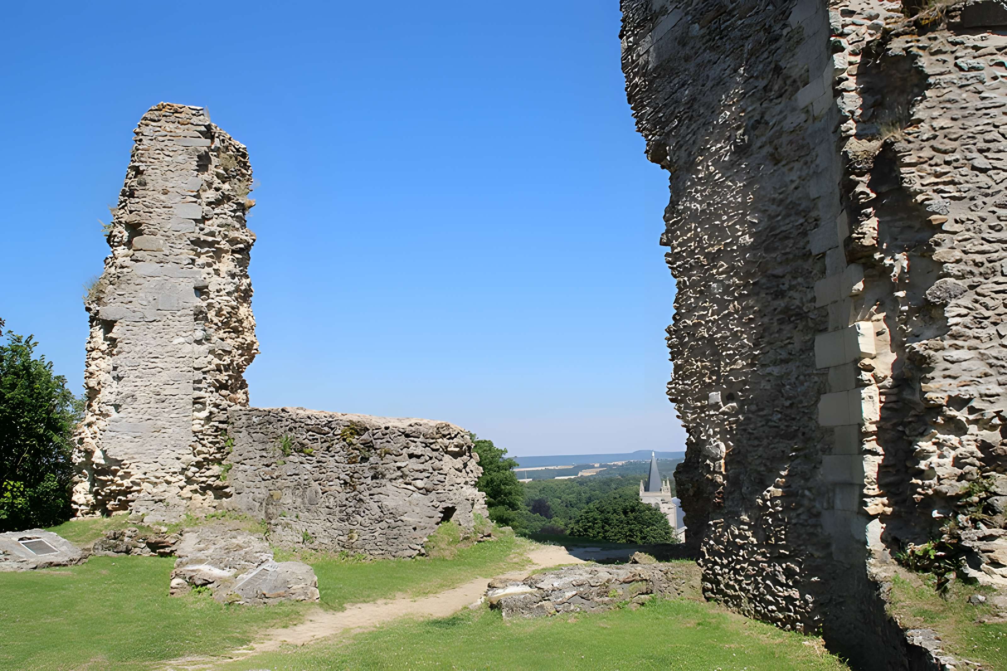 Tour Anne-de-Bretagne à Montfort-l'Amaury