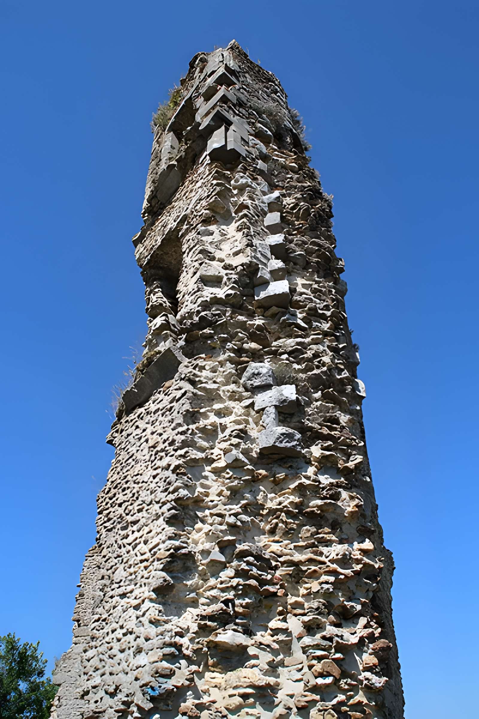 Tour Anne-de-Bretagne à Montfort-l'Amaury