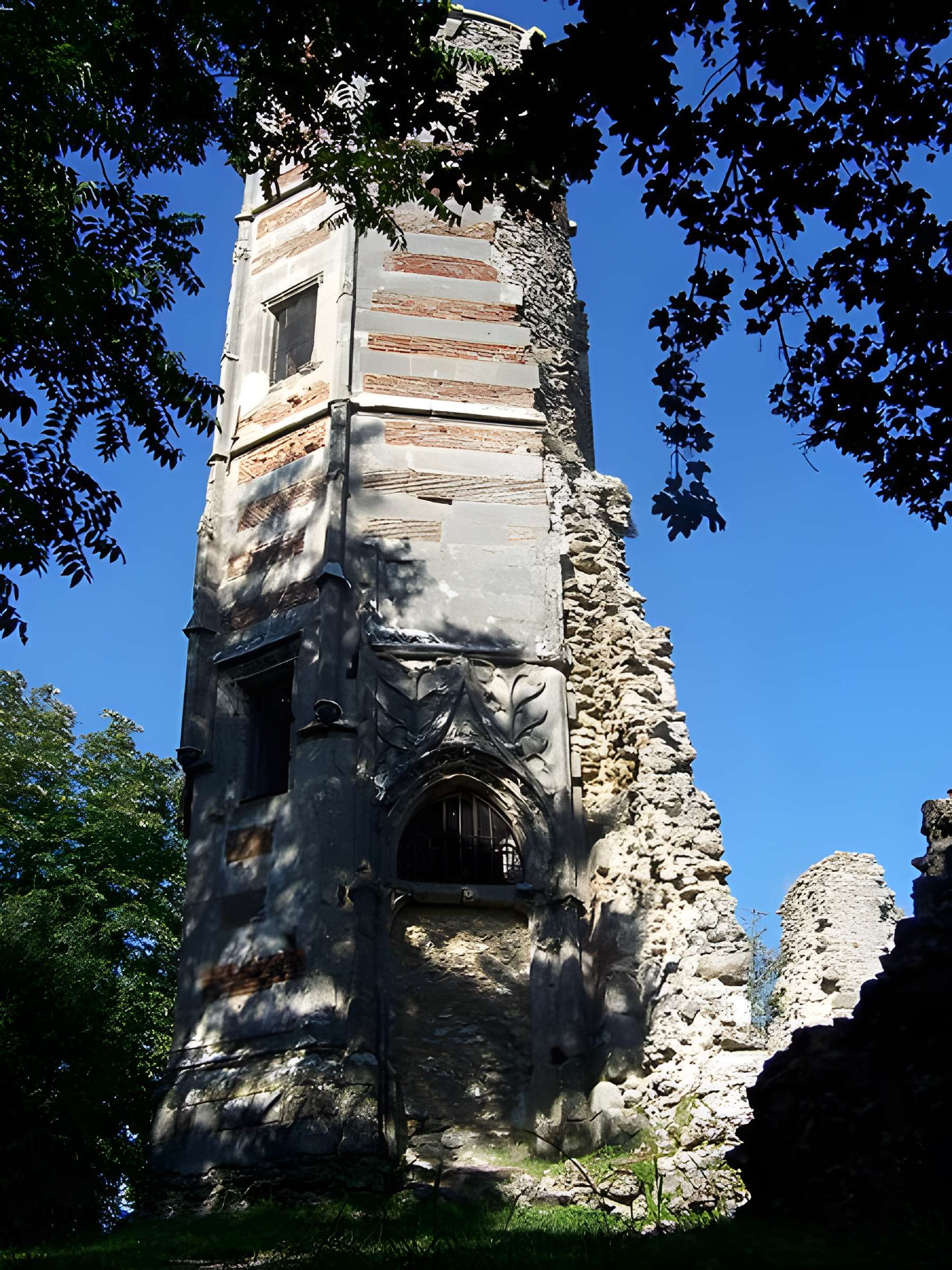 Tour Anne-de-Bretagne à Montfort-l'Amaury