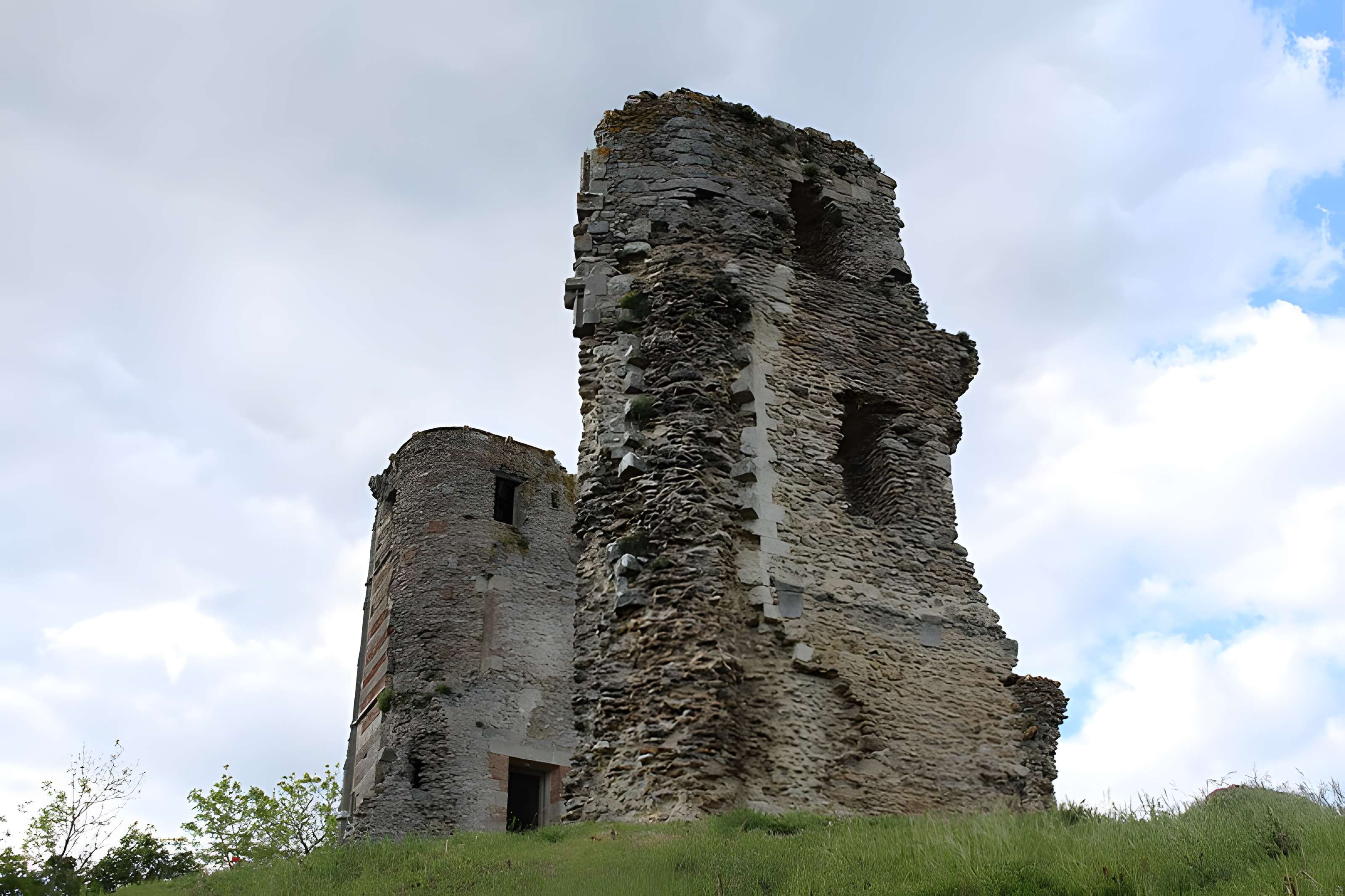 Tour Anne-de-Bretagne à Montfort-l'Amaury