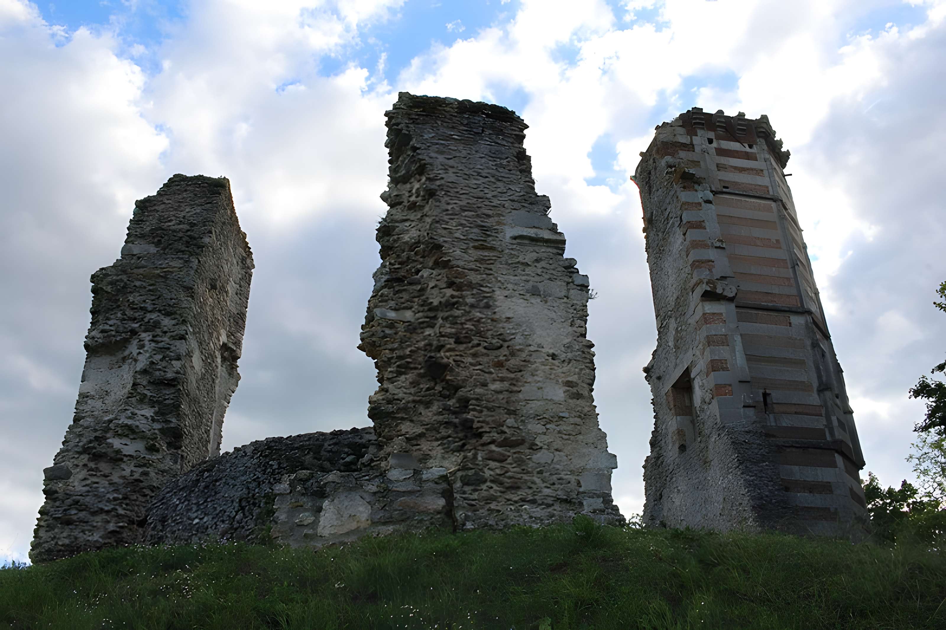 Tour Anne-de-Bretagne à Montfort-l'Amaury
