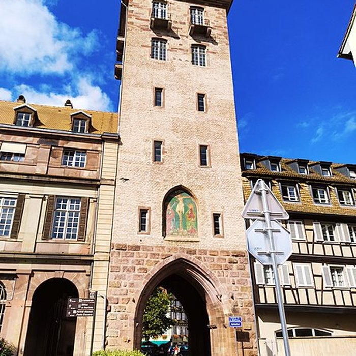 Photo de Tour au 9 Place de lHôpital à Strasbourg
