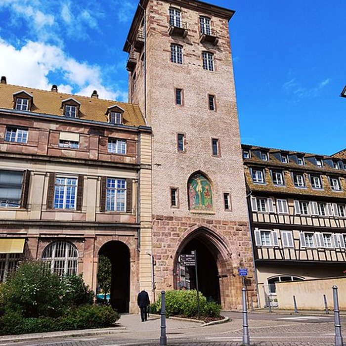 Photo de Tour au 9 Place de lHôpital à Strasbourg
