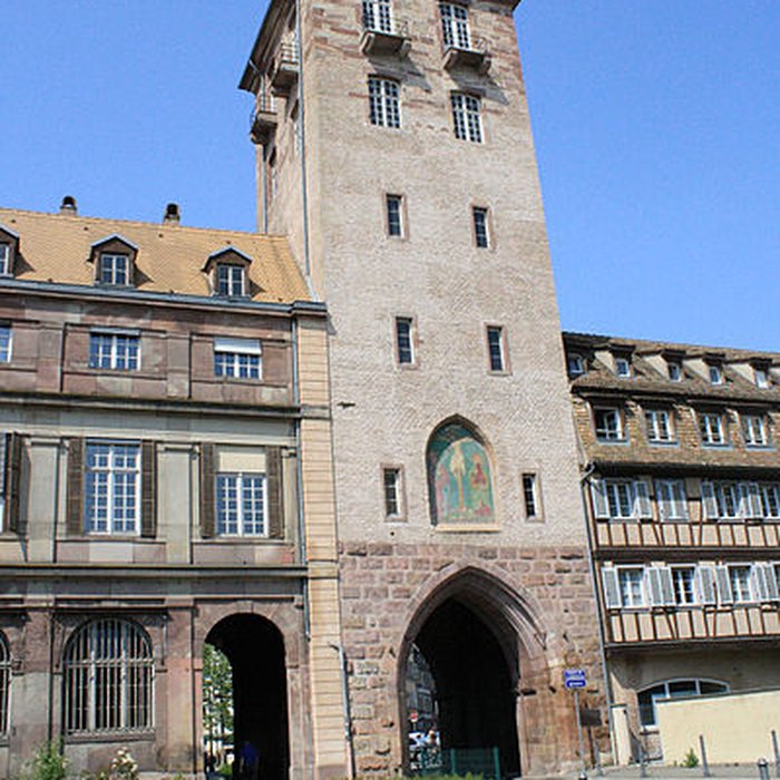 Photo de Tour au 9 Place de lHôpital à Strasbourg