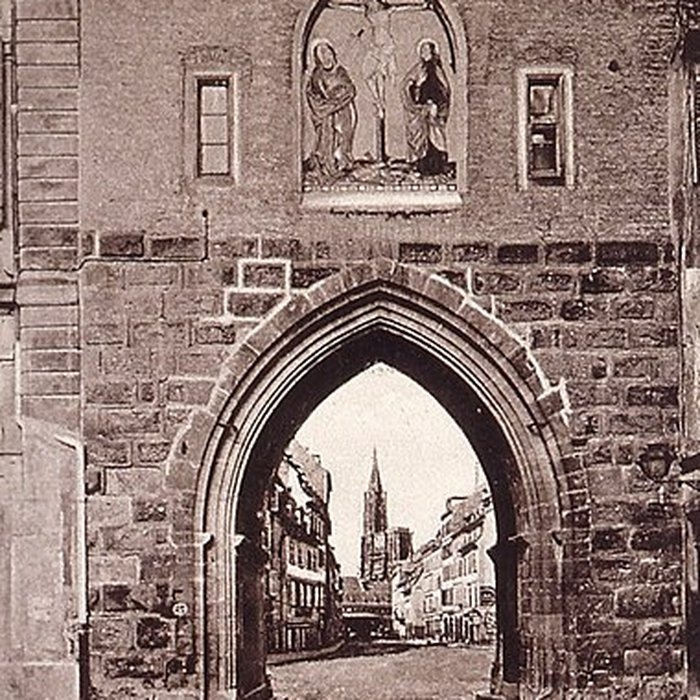 Photo de Tour au 9 Place de lHôpital à Strasbourg