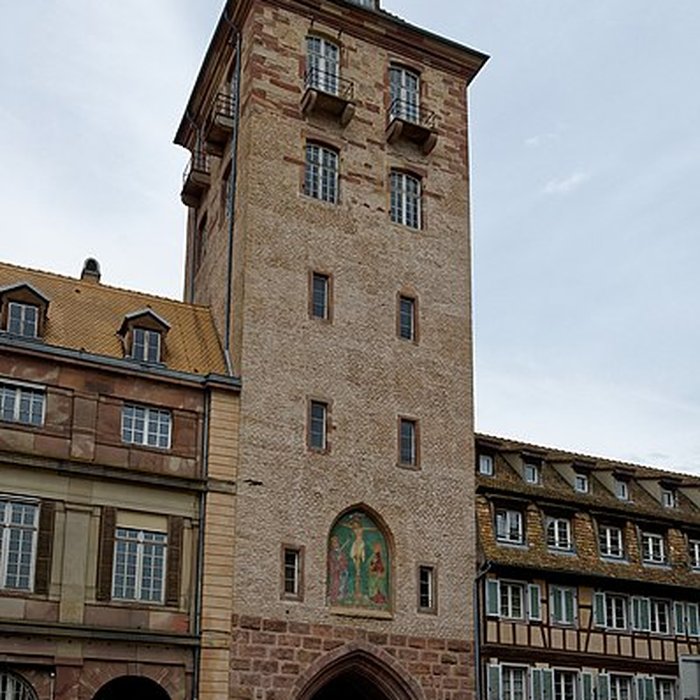 Photo de Tour au 9 Place de lHôpital à Strasbourg
