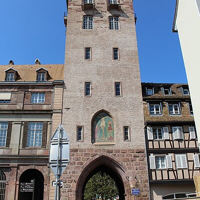 Photo de Tour au 9 Place de lHôpital à Strasbourg