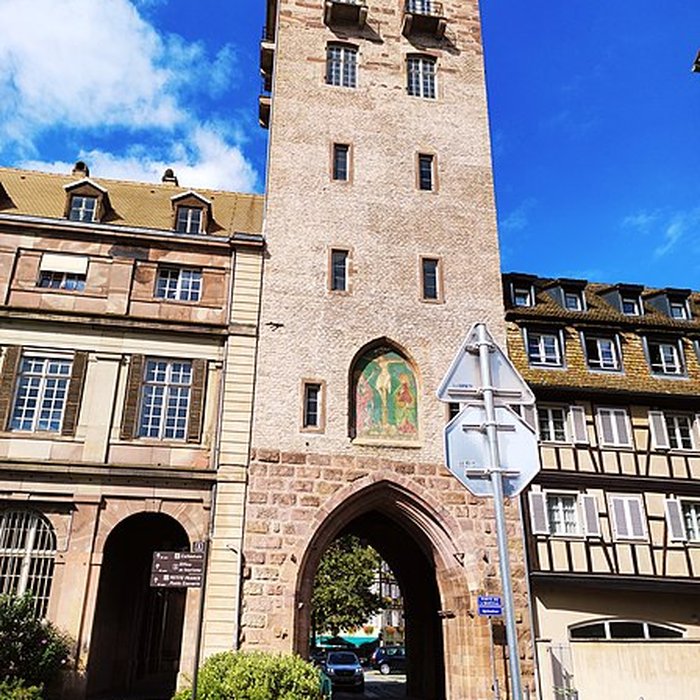 Photo de Tour au 9 Place de lHôpital à Strasbourg
