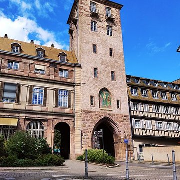 Tour au 9 Place de lHôpital à Strasbourg