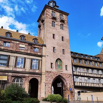 Tour au 9 Place de lHôpital à Strasbourg