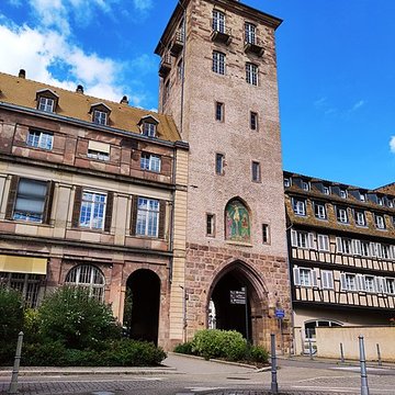 Tour au 9 Place de lHôpital à Strasbourg