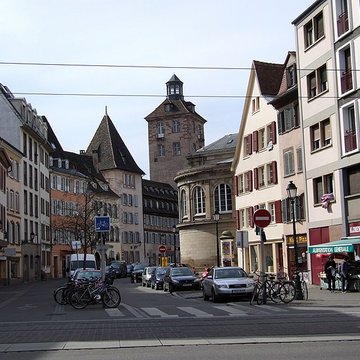 Tour au 9 Place de lHôpital à Strasbourg