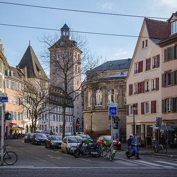 Tour au 9 Place de lHôpital à Strasbourg