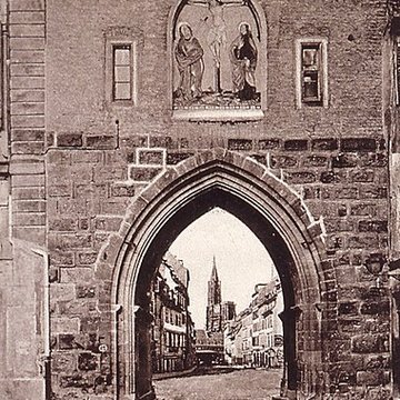 Tour au 9 Place de lHôpital à Strasbourg