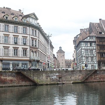 Tour au 9 Place de lHôpital à Strasbourg