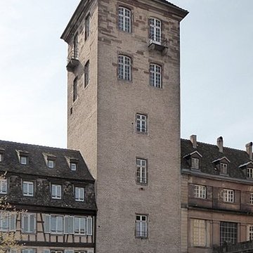 Tour au 9 Place de lHôpital à Strasbourg