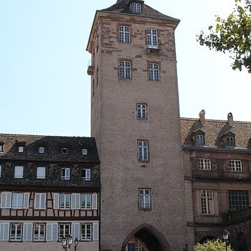 Tour au 9 Place de lHôpital à Strasbourg