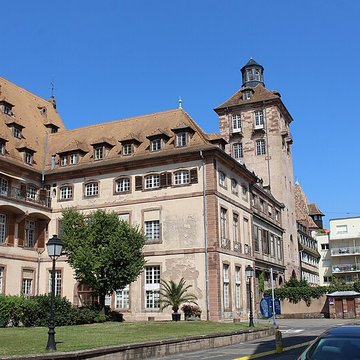 Tour au 9 Place de lHôpital à Strasbourg