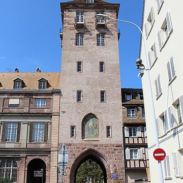 Tour au 9 Place de lHôpital à Strasbourg
