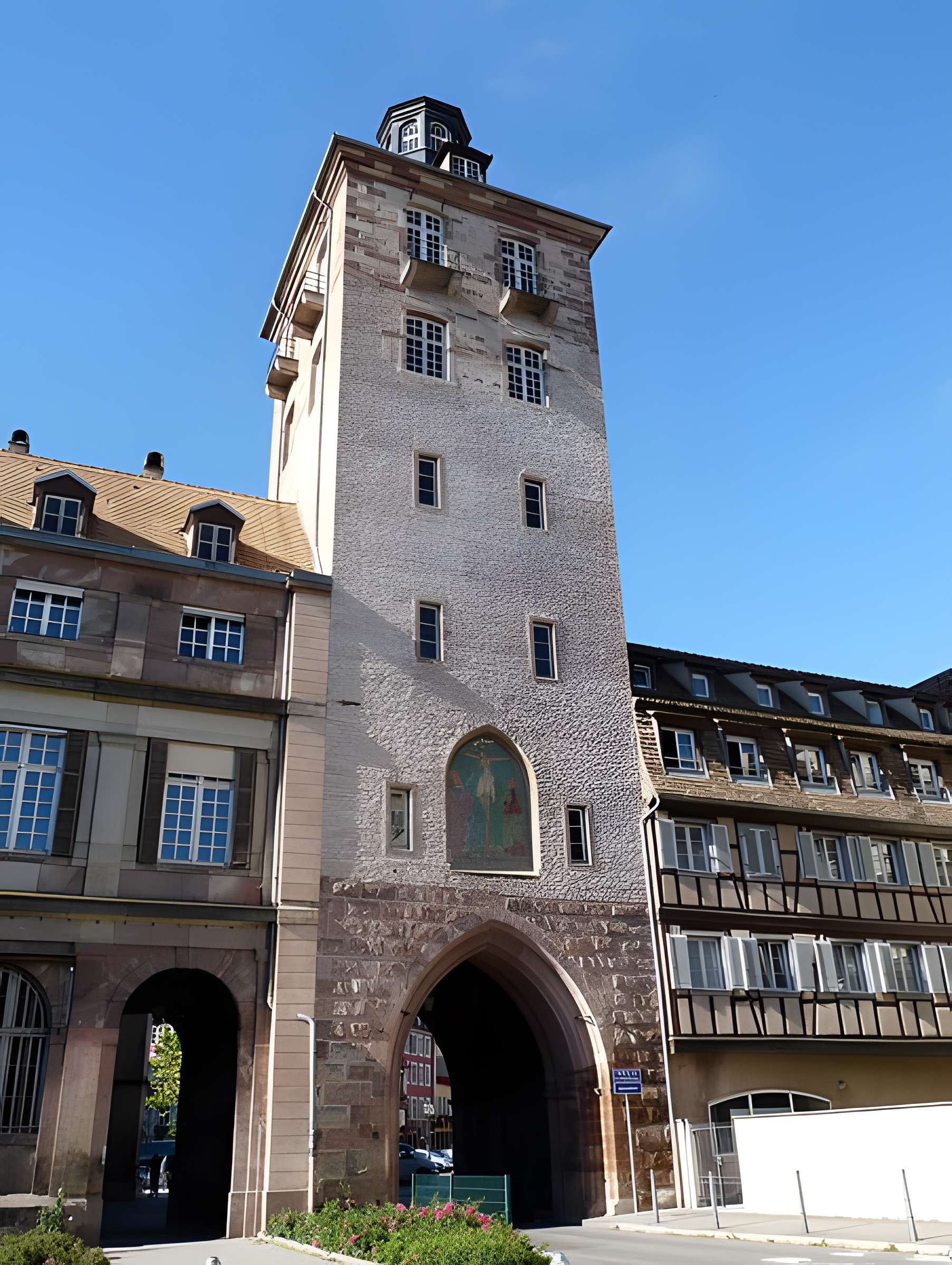 Tour au 9 Place de l'Hôpital à Strasbourg 