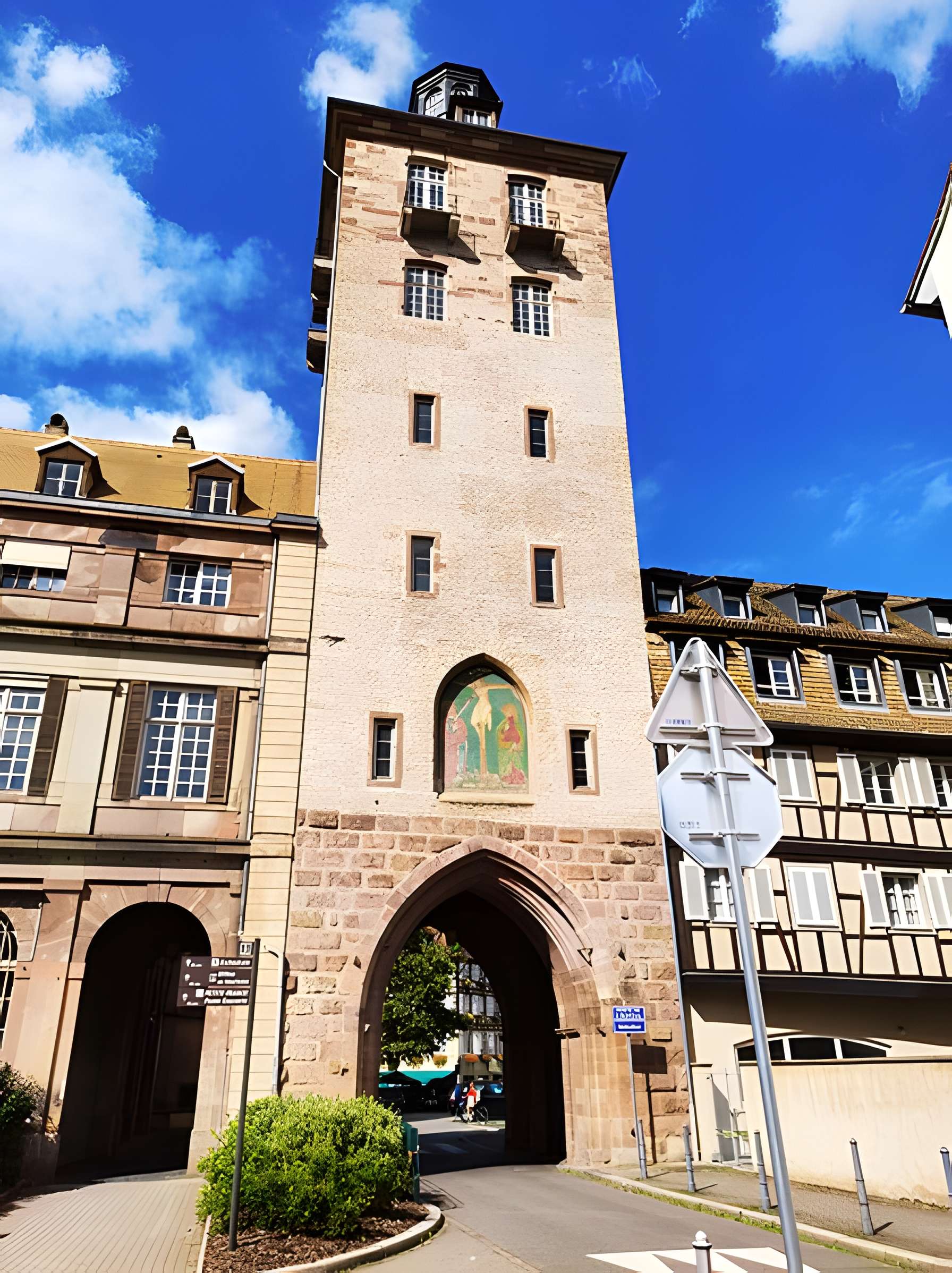 Tour au 9 Place de l'Hôpital à Strasbourg