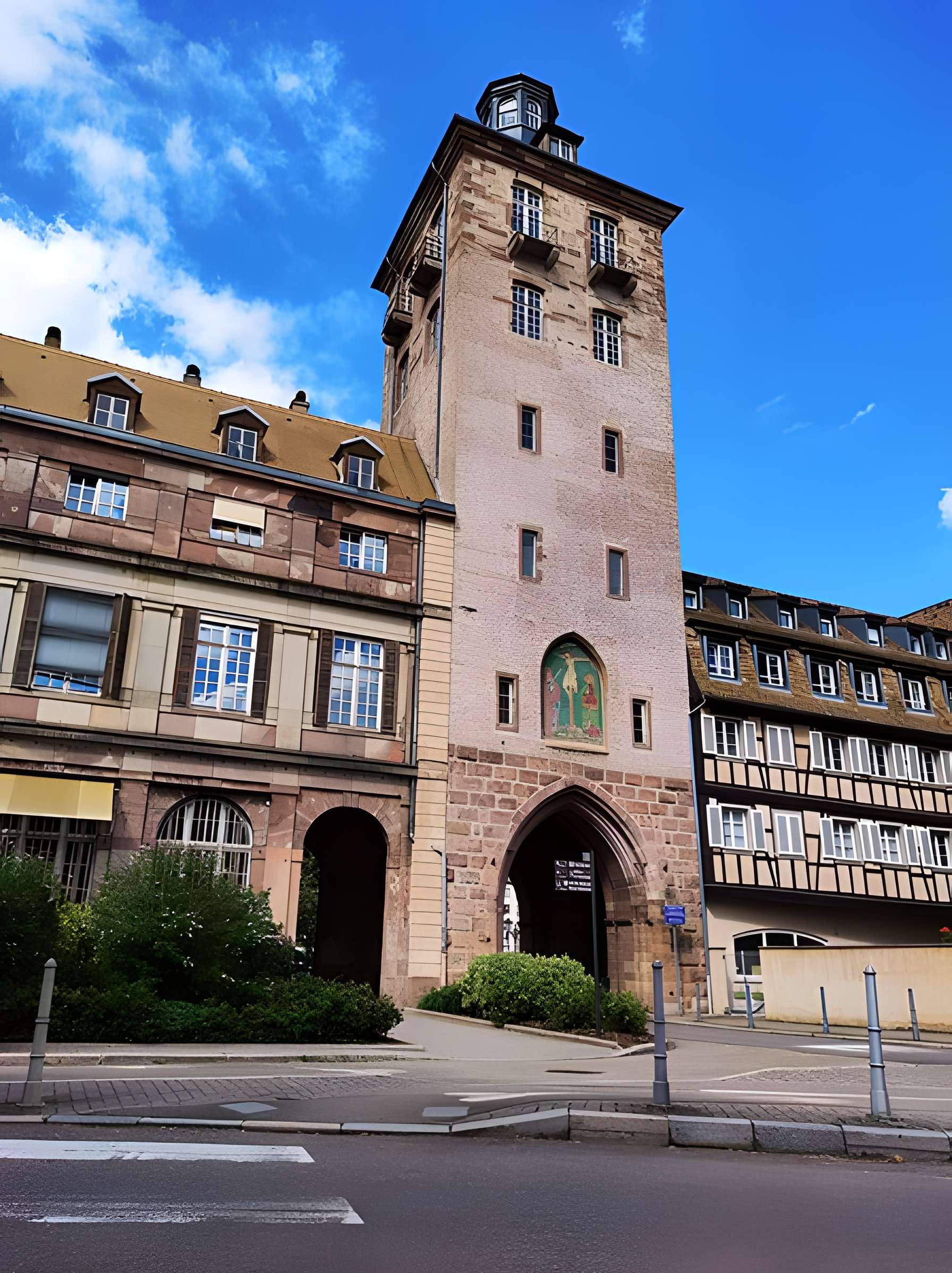 Tour au 9 Place de l'Hôpital à Strasbourg
