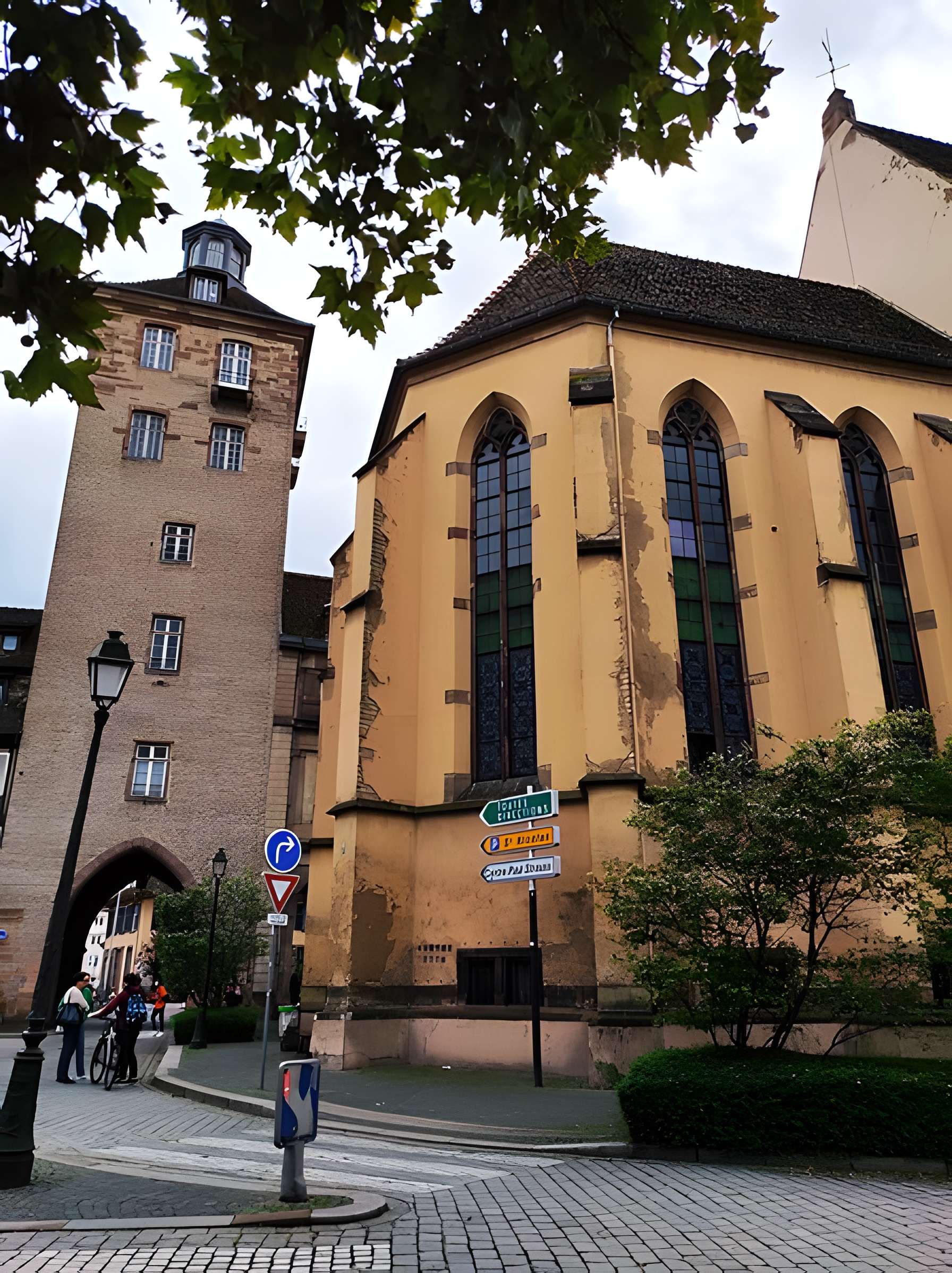 Tour au 9 Place de l'Hôpital à Strasbourg