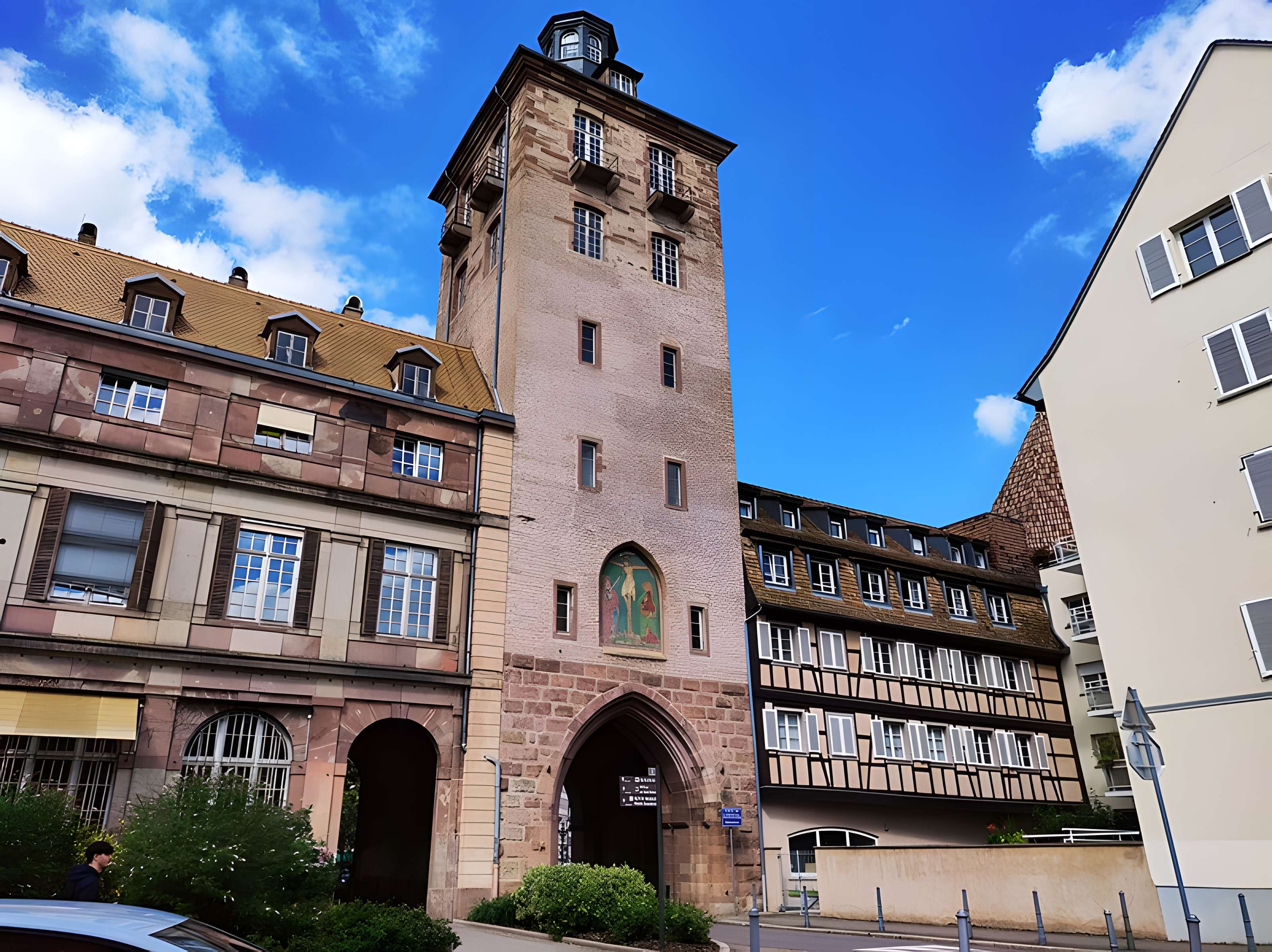 Tour au 9 Place de l'Hôpital à Strasbourg