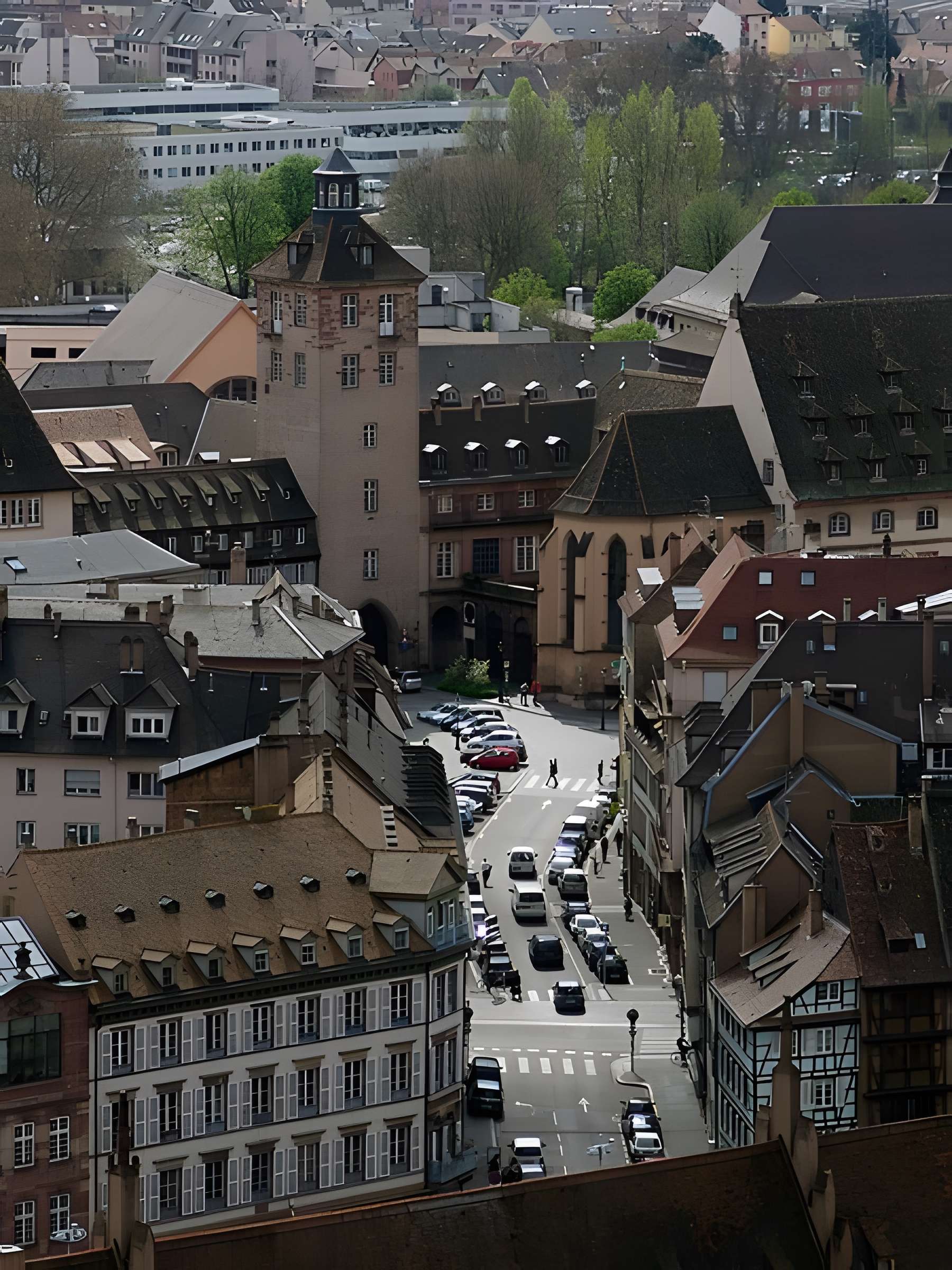 Tour au 9 Place de l'Hôpital à Strasbourg