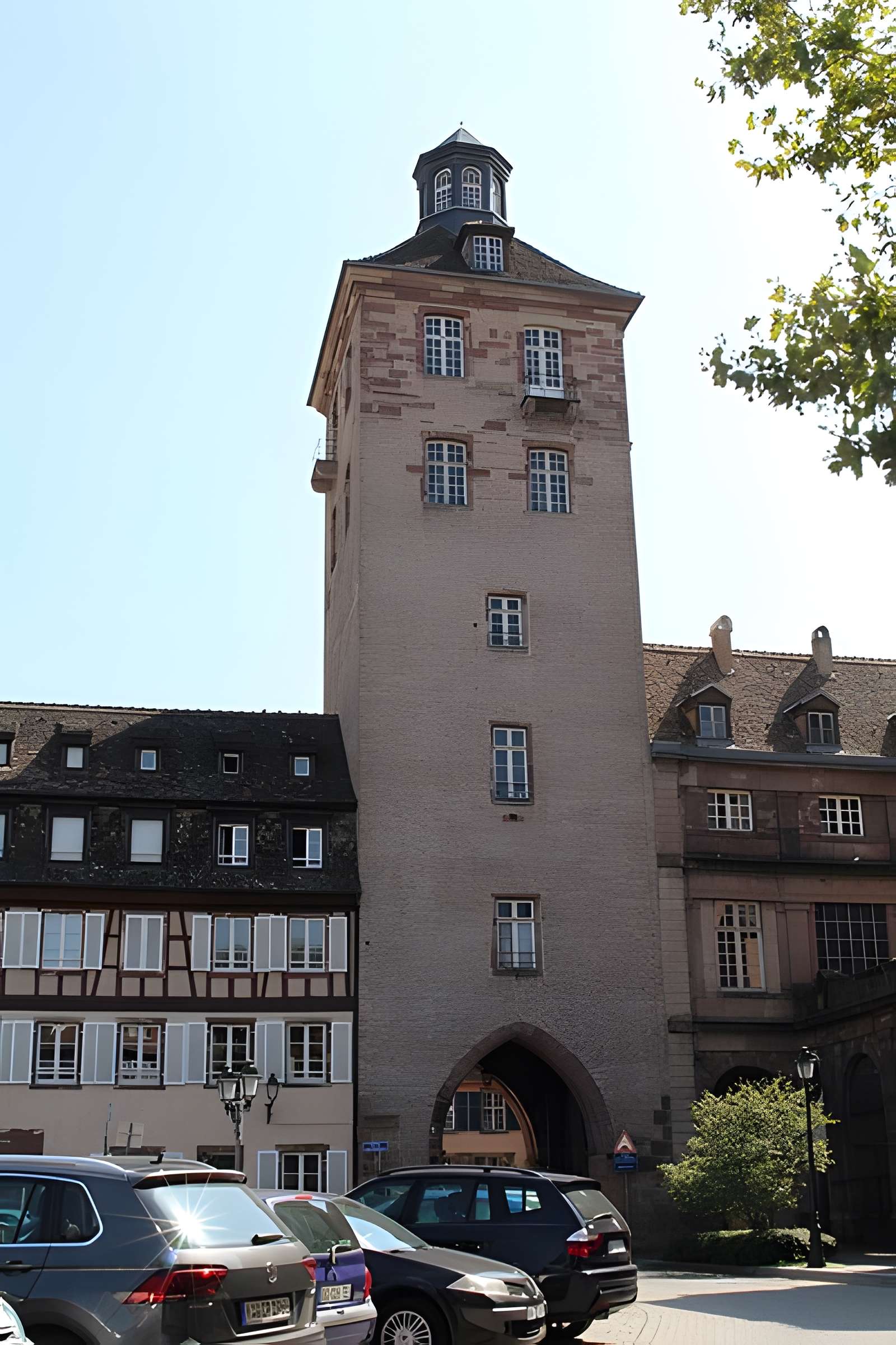Tour au 9 Place de l'Hôpital à Strasbourg