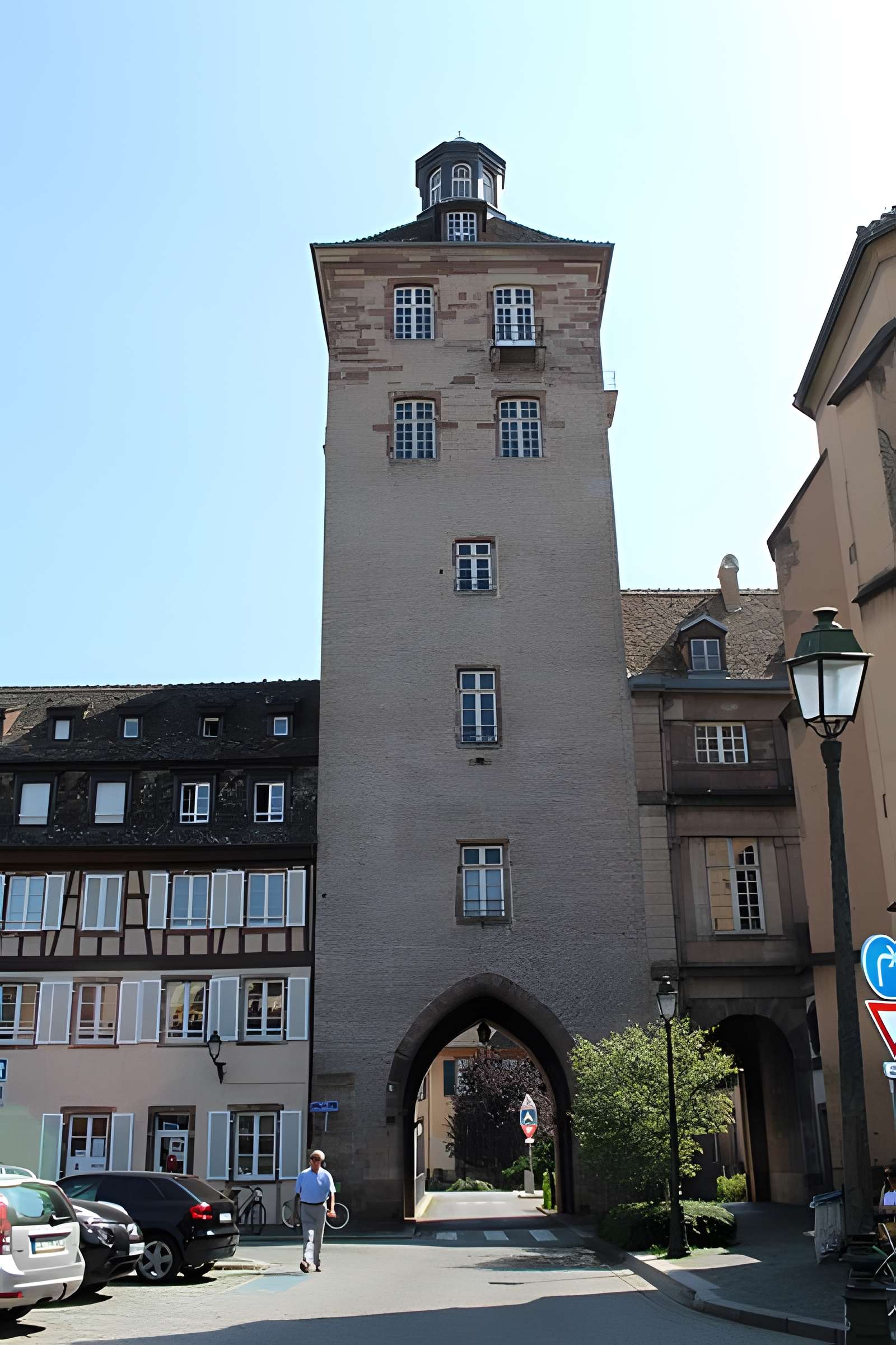 Tour au 9 Place de l'Hôpital à Strasbourg