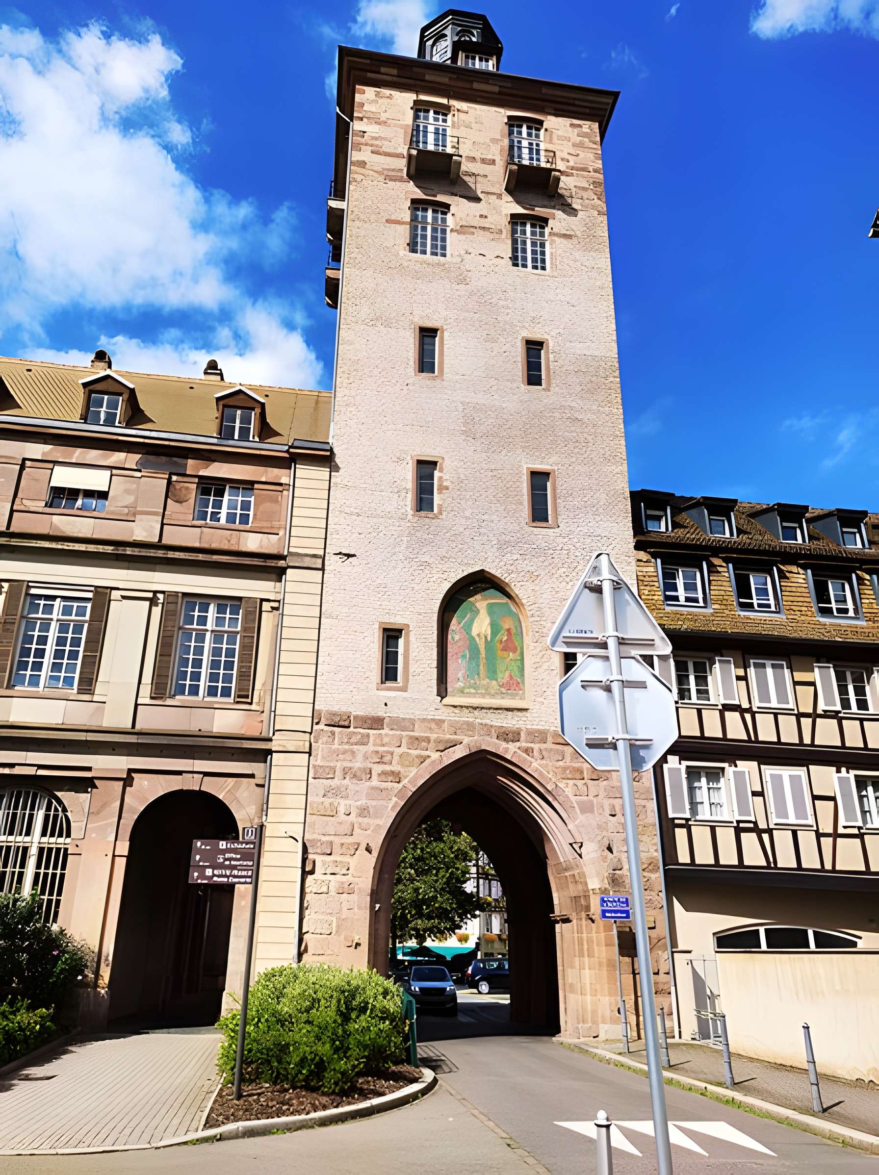 Tour au 9 Place de l'Hôpital à Strasbourg