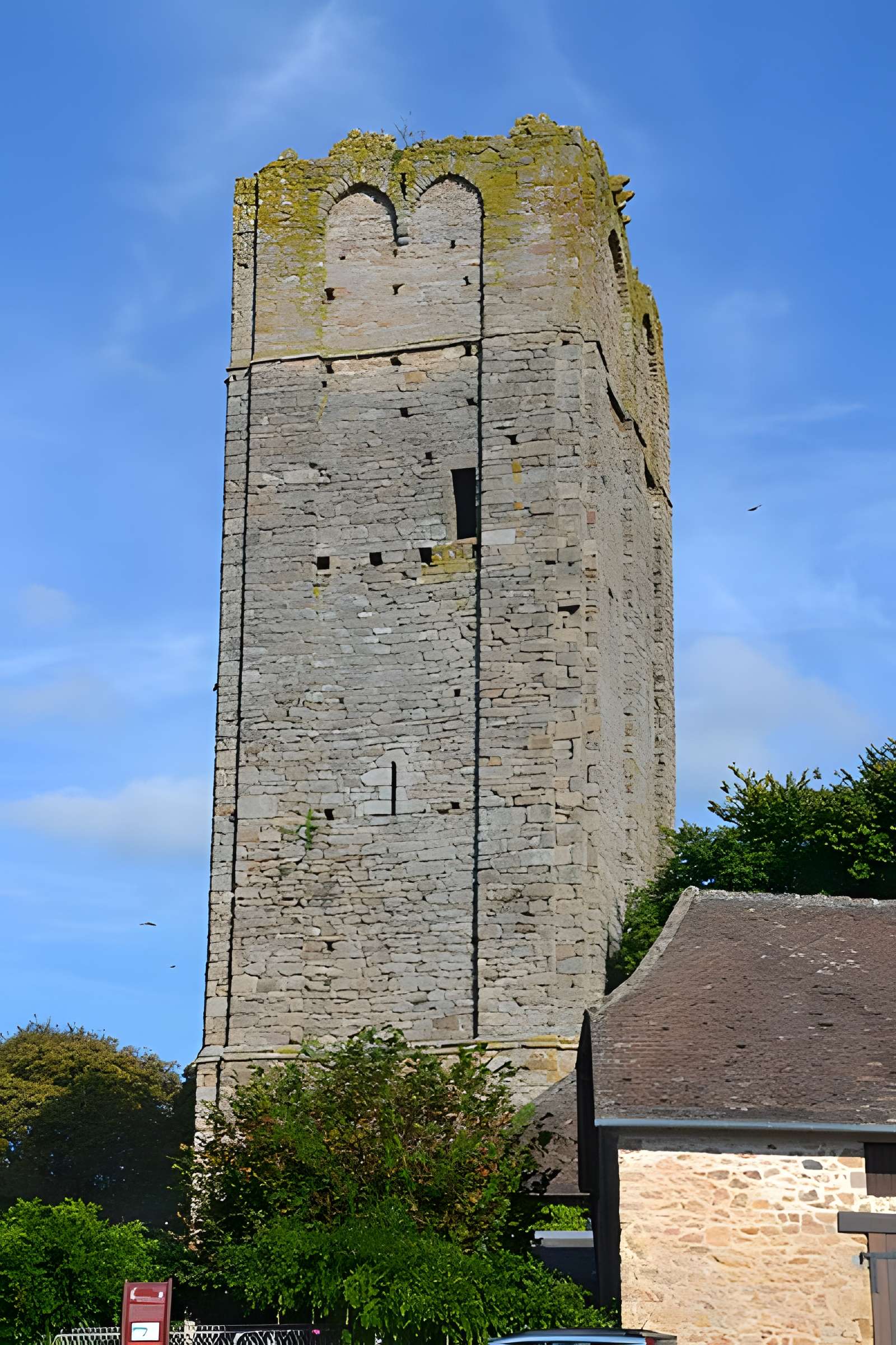 Tour de Château-Chervix