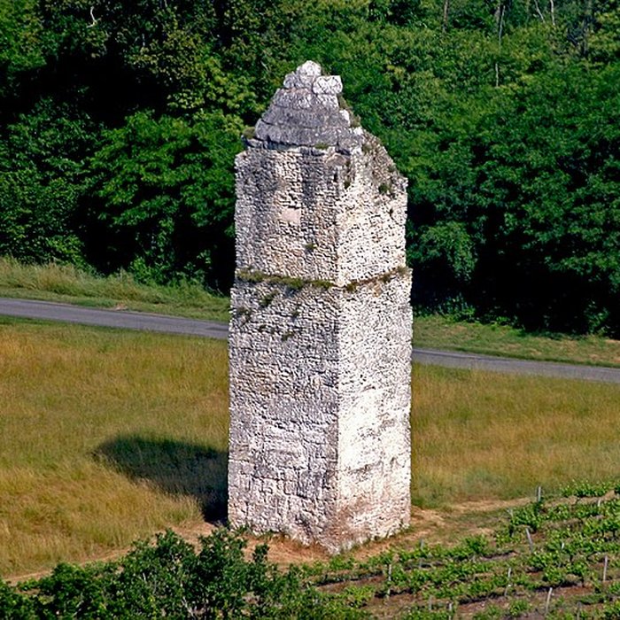 Photo de Tour de Pirelonge de Saint-Romain-de-Benet
