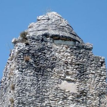 Tour de Pirelonge de Saint-Romain-de-Benet