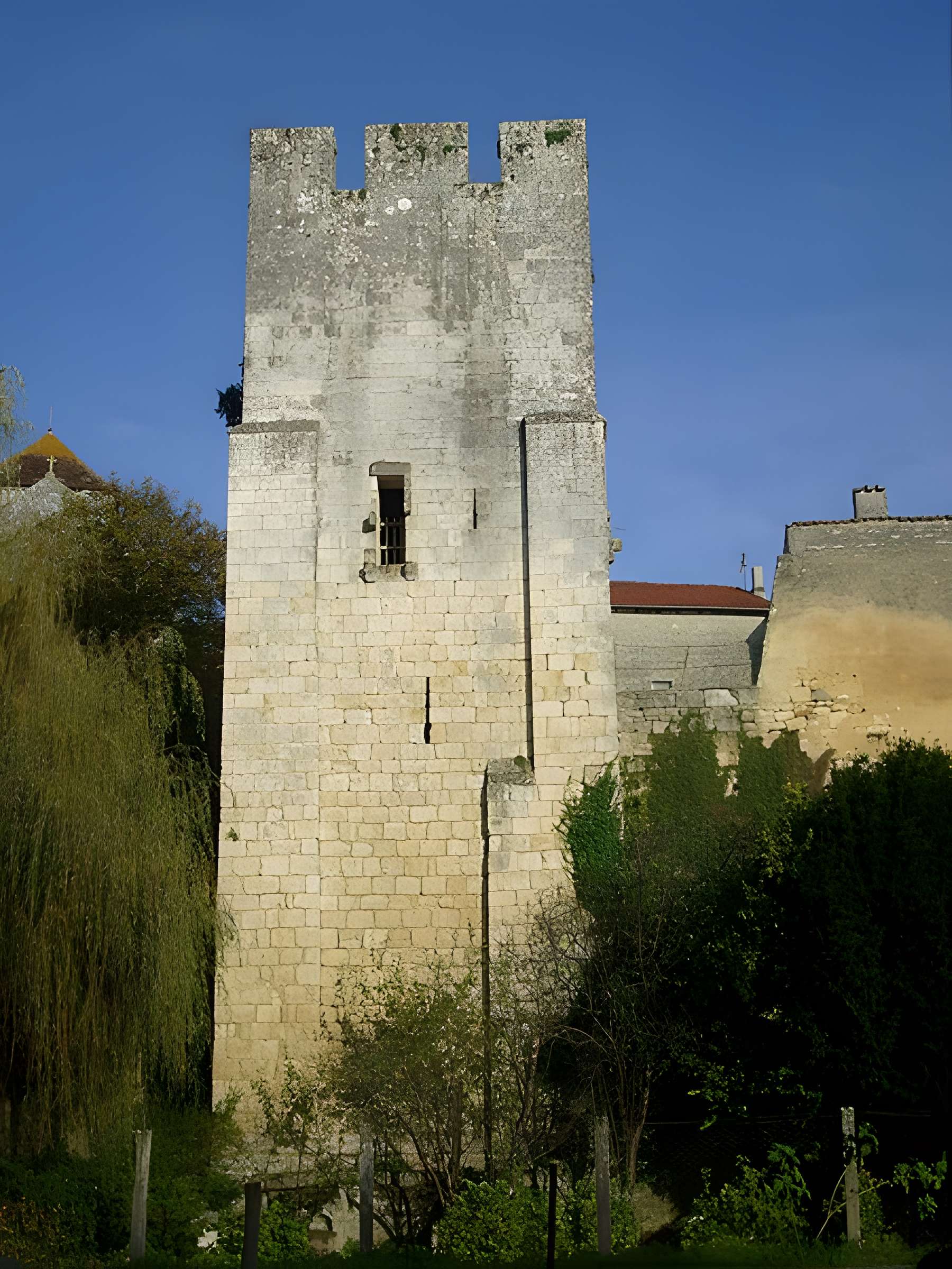 Tour de Saint-Sauvant