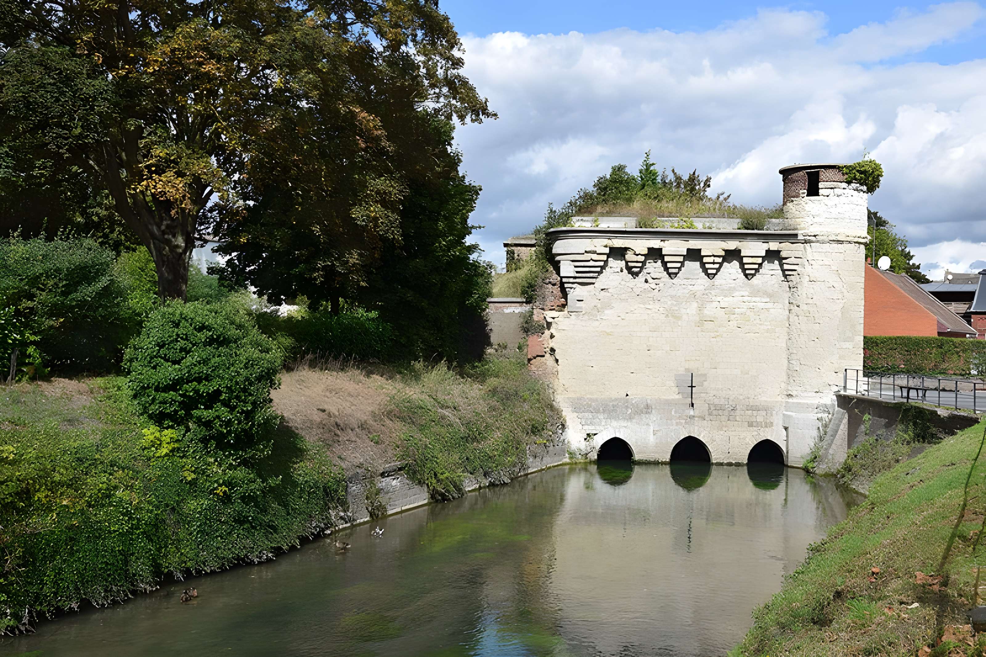 Tour des Arquets de Cambrai