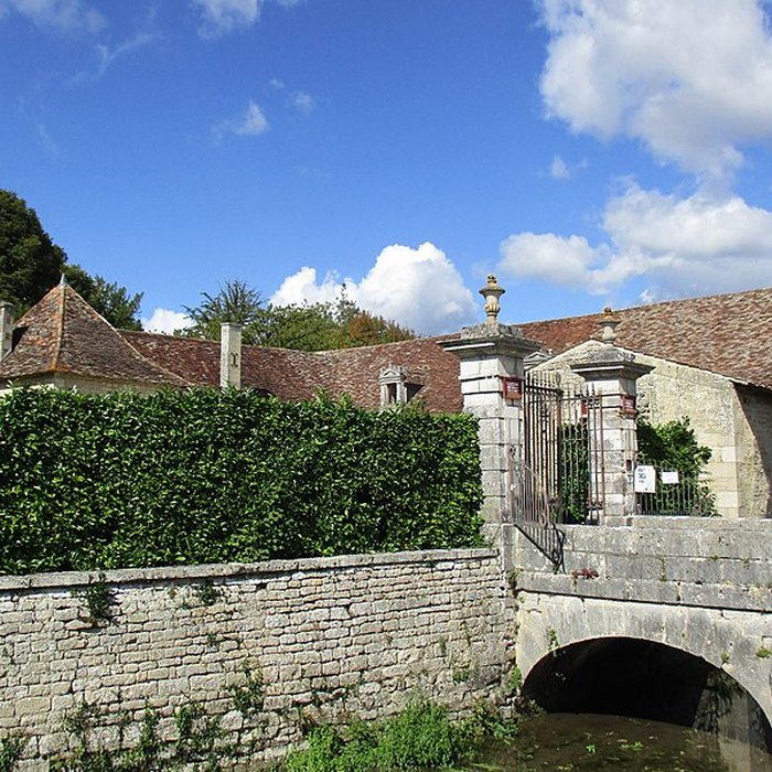 Photo de Château de Dampierre-sur-Boutonne