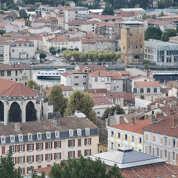 Photo de Tour des Valois de Sainte-Colombe