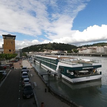 Tour des Valois de Sainte-Colombe