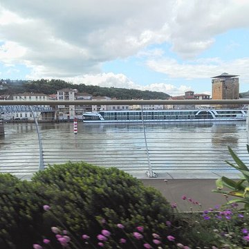 Tour des Valois de Sainte-Colombe