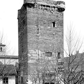 Tour des Valois de Sainte-Colombe
