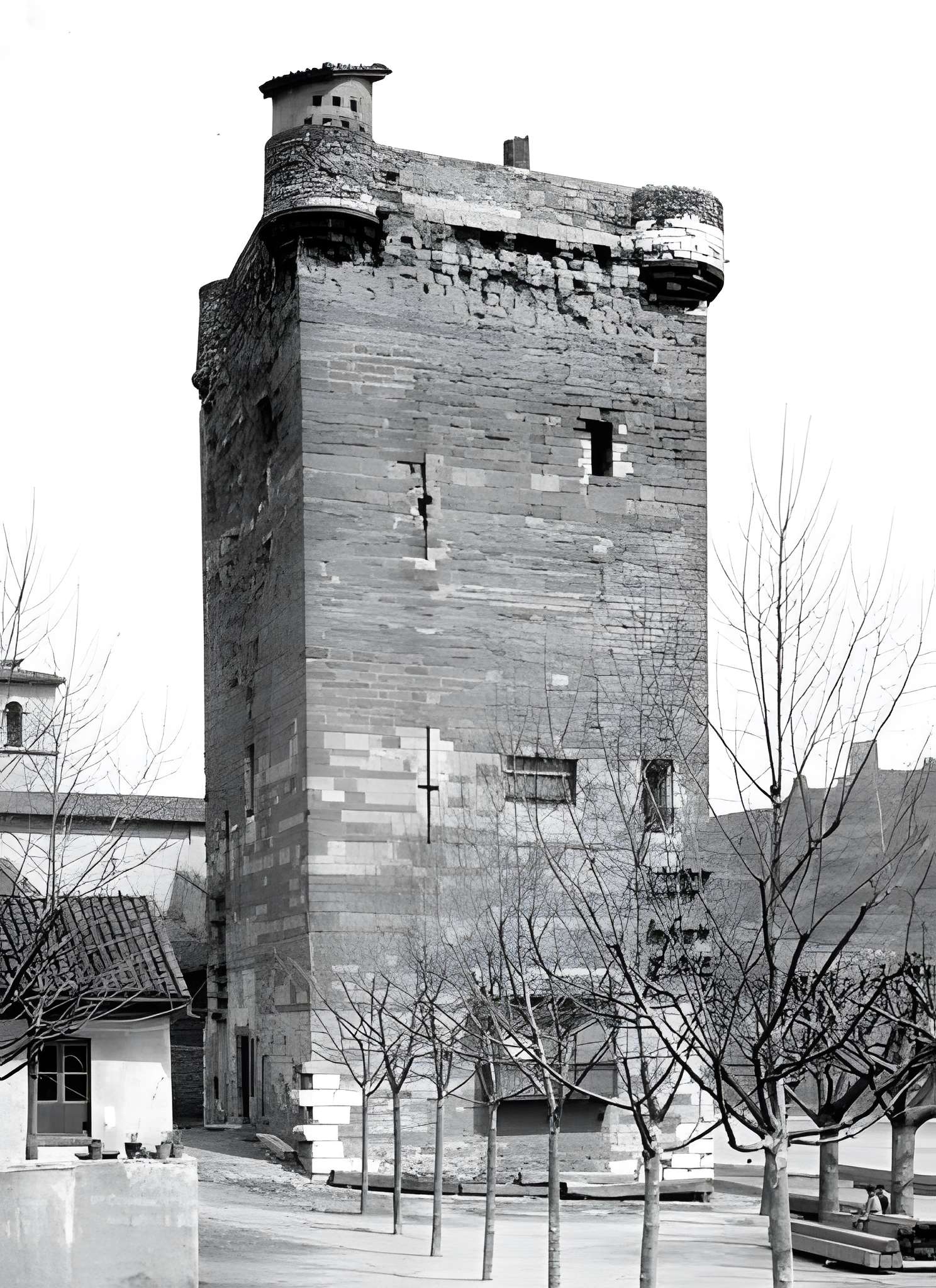 Tour des Valois de Sainte-Colombe