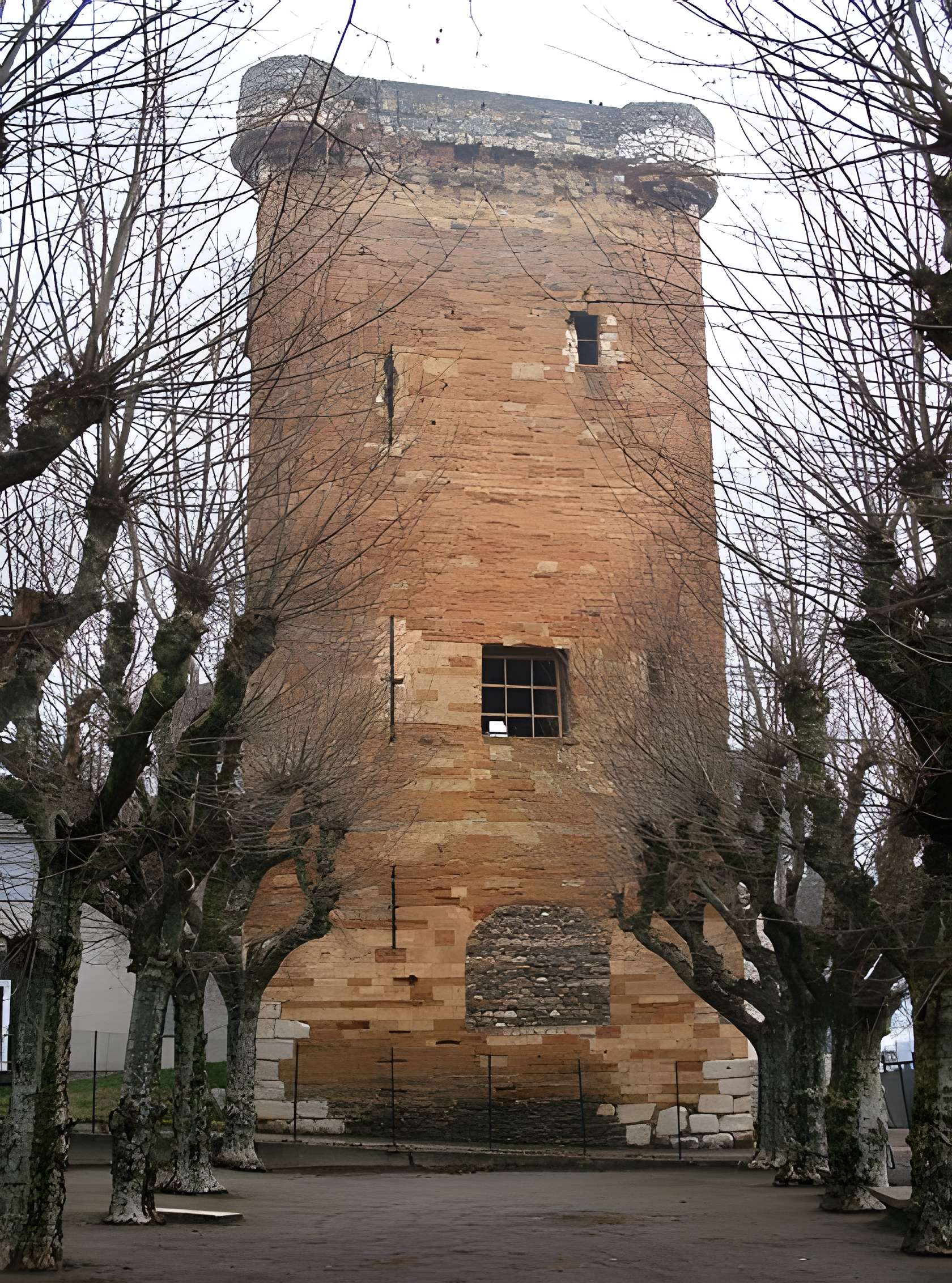 Tour des Valois de Sainte-Colombe 