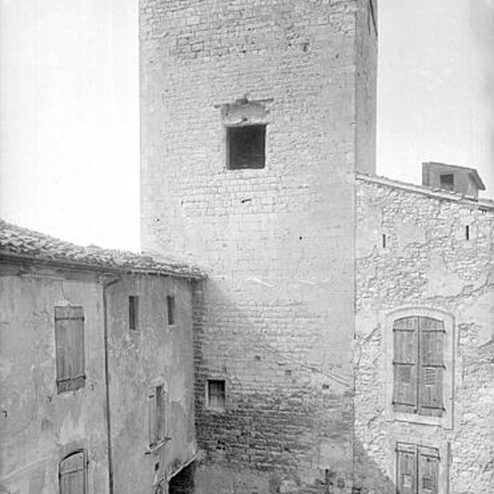 Photo de Tour Ferrande de Pernes-les-Fontaines